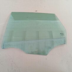 Aizmugurējo kreiso durvju stikls priekš OPEL ASTRA J 2012