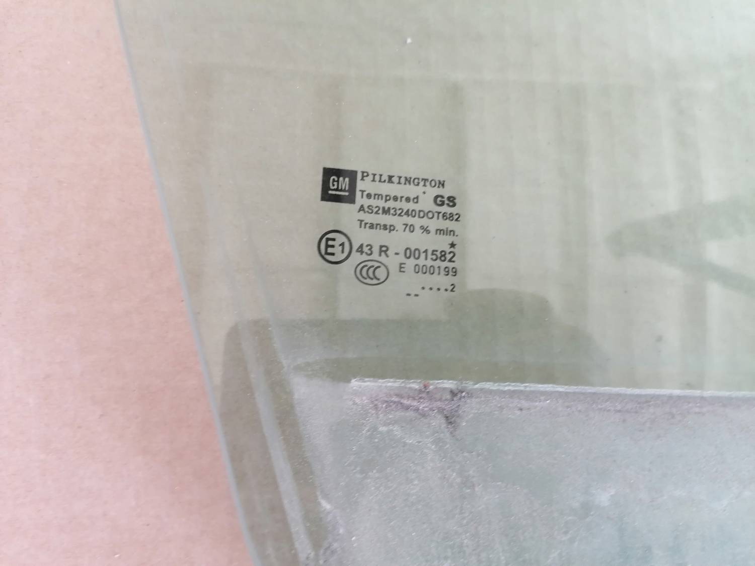 Priekšējo labo durvju stikls priekš OPEL ASTRA J 2012