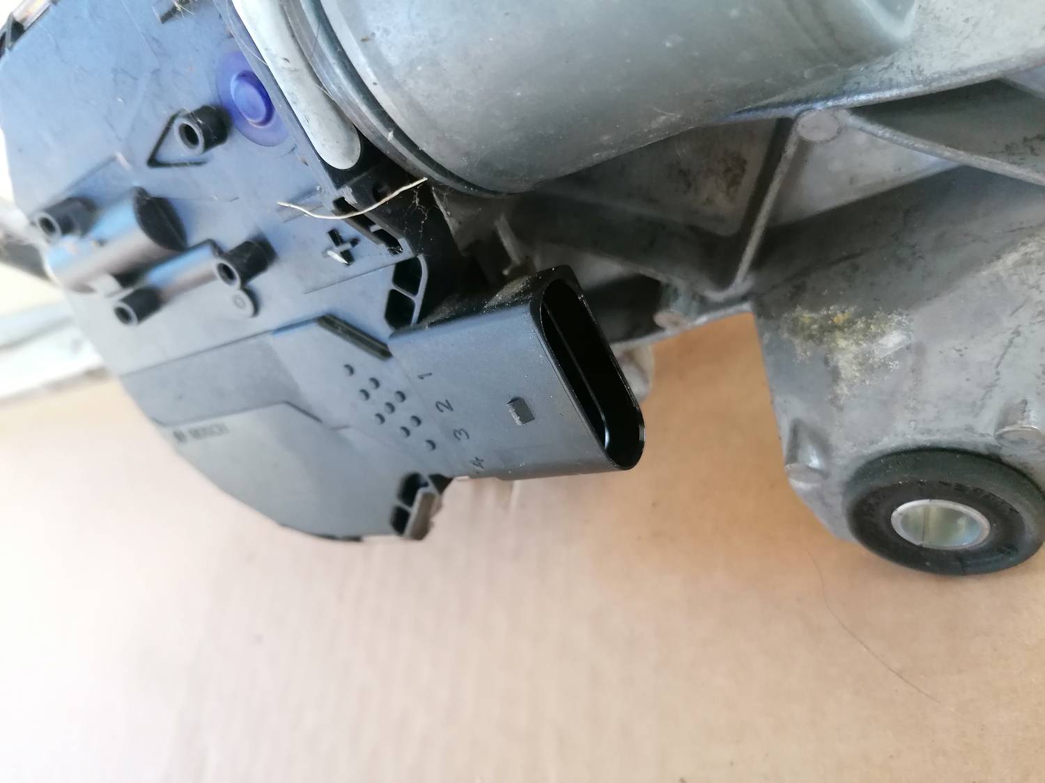 Vējstikla tīrīšanas mehānisms priekš OPEL ASTRA J 2012