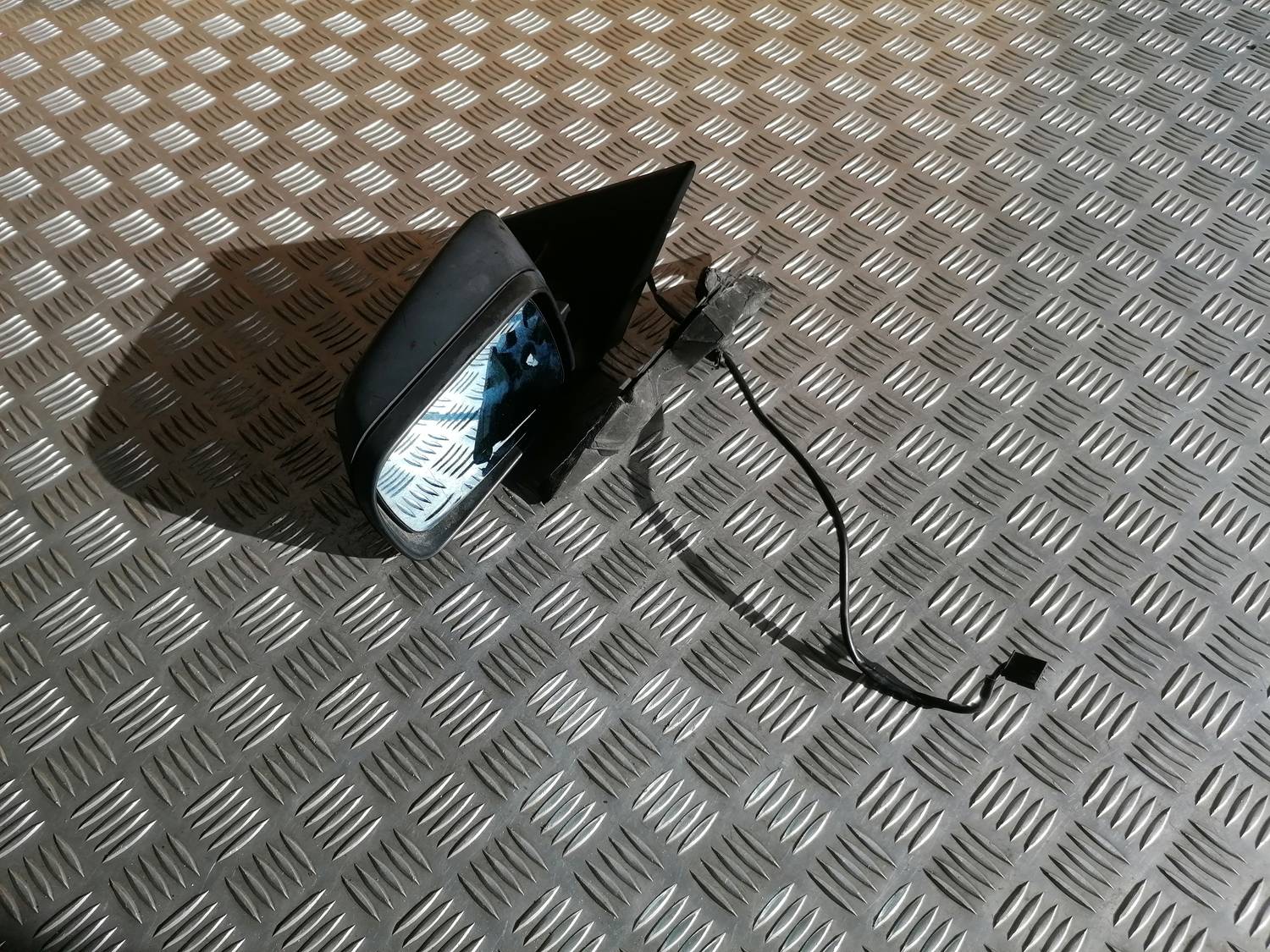 Ārējais spogulis, pa kreisi priekš BMW 318D E46 2002 SEDAN 1 Ārējais spogulis, pa kreisi priekš BMW 318D E46 2002 SEDAN