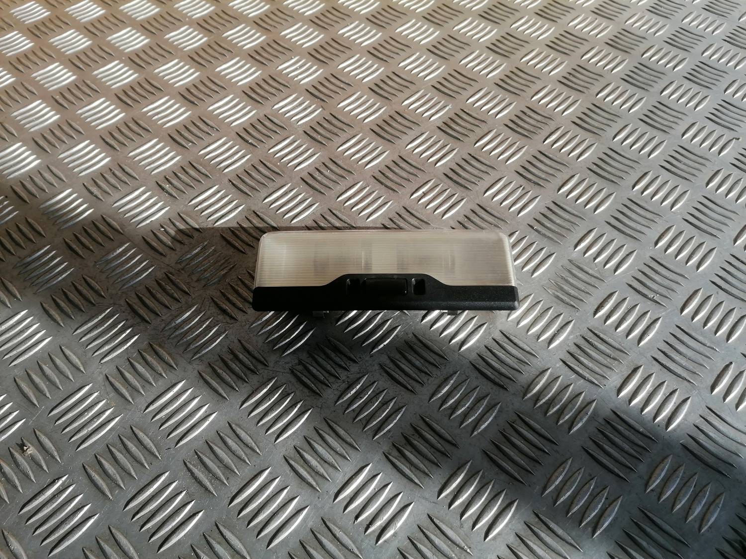 Aizmugurējo sēdvietu apgaismojums priekš BMW 318D E46 2002 SEDAN