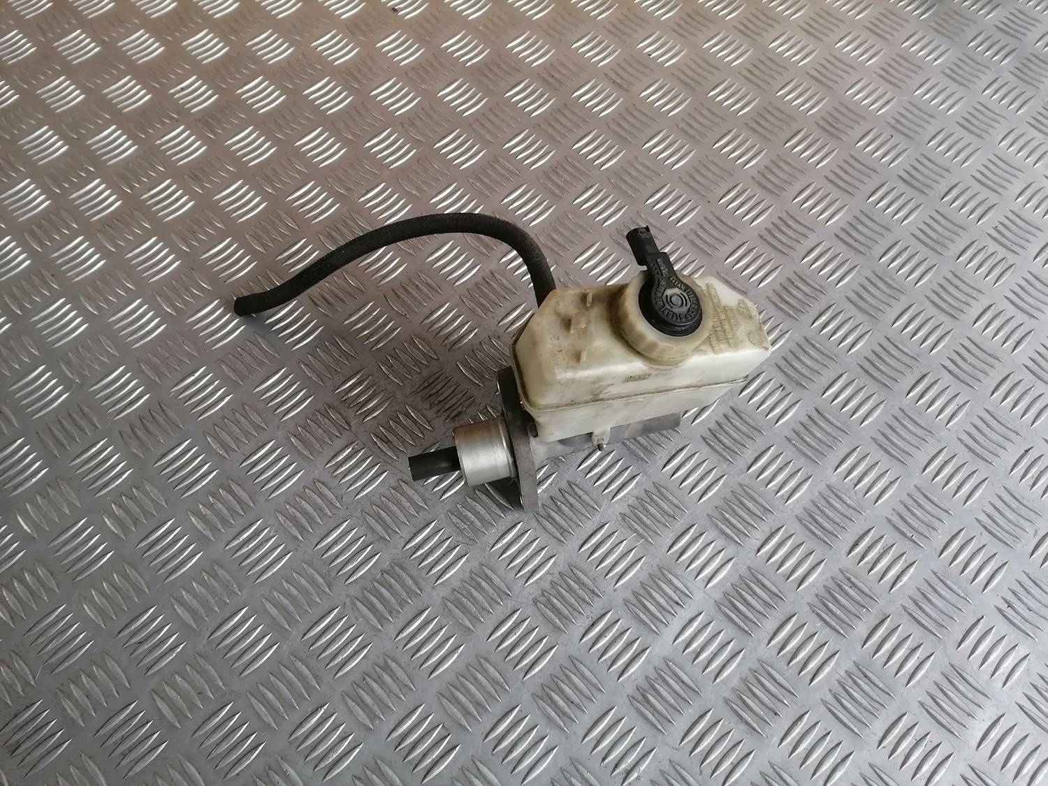 Bremžu pastiprinātāja galvenais cilindrs priekš BMW 318D E46 2002 SEDAN