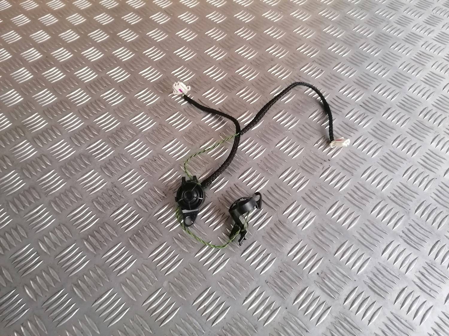 Durvju skaļrunis, augšā priekš BMW 318D E46 2002 SEDAN 1 Durvju skaļrunis, augšā priekš BMW 318D E46 2002 SEDAN