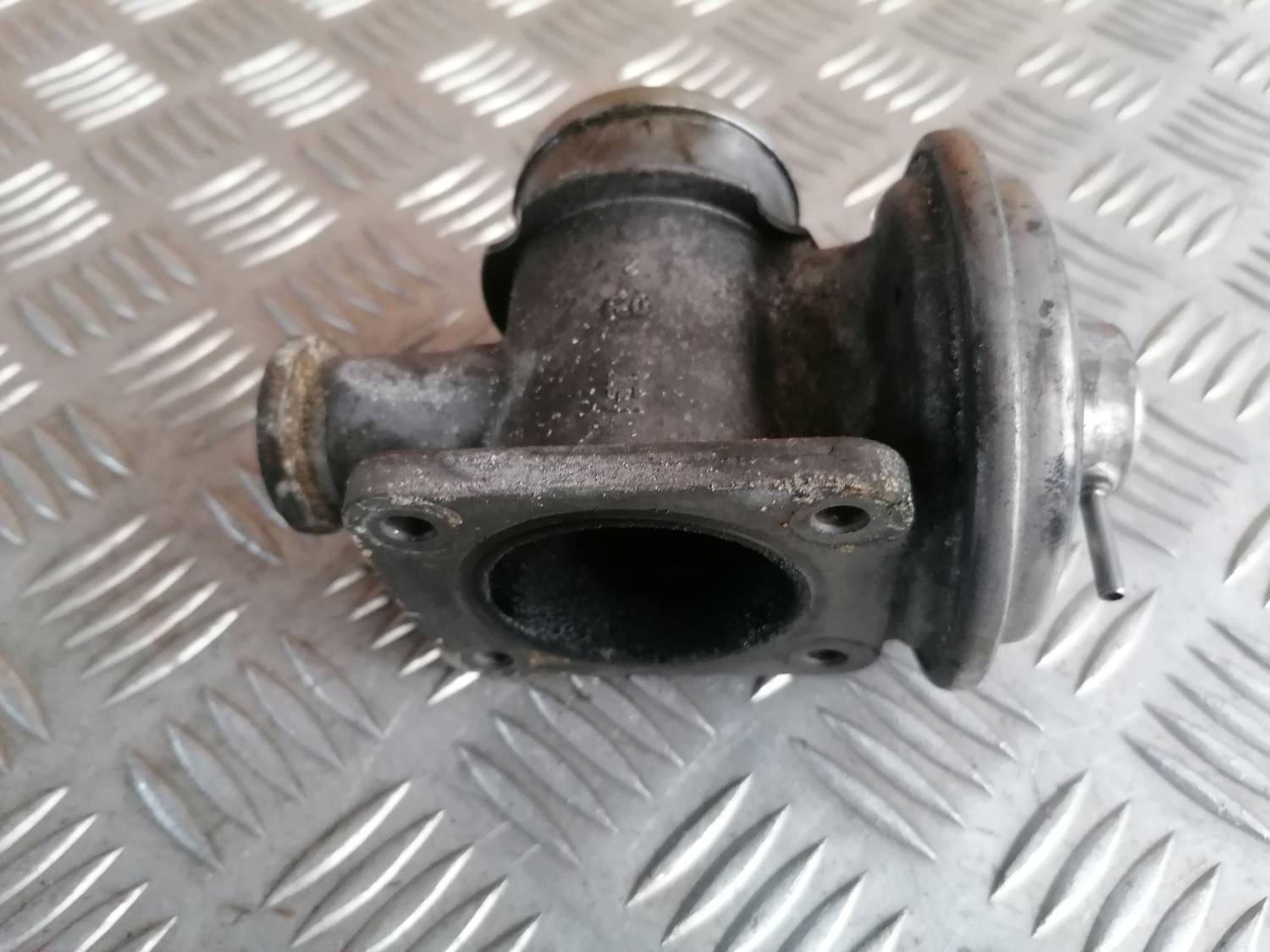 EGR vārsts priekš BMW 318D E46 2002 SEDAN 4 EGR vārsts priekš BMW 318D E46 2002 SEDAN