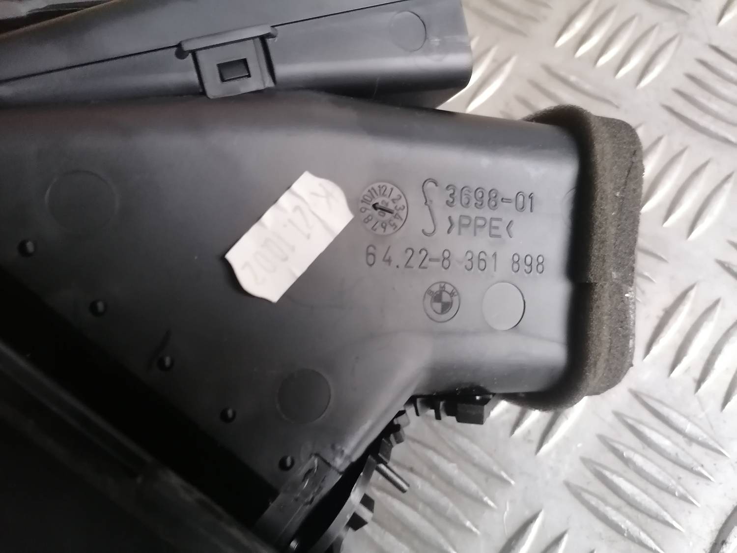 Mērinstrumentu paneļa gaisa vads, pa labi priekš BMW 318D E46 2002 SEDAN 4 Mērinstrumentu paneļa gaisa vads, pa labi priekš BMW 318D E46 2002 SEDAN