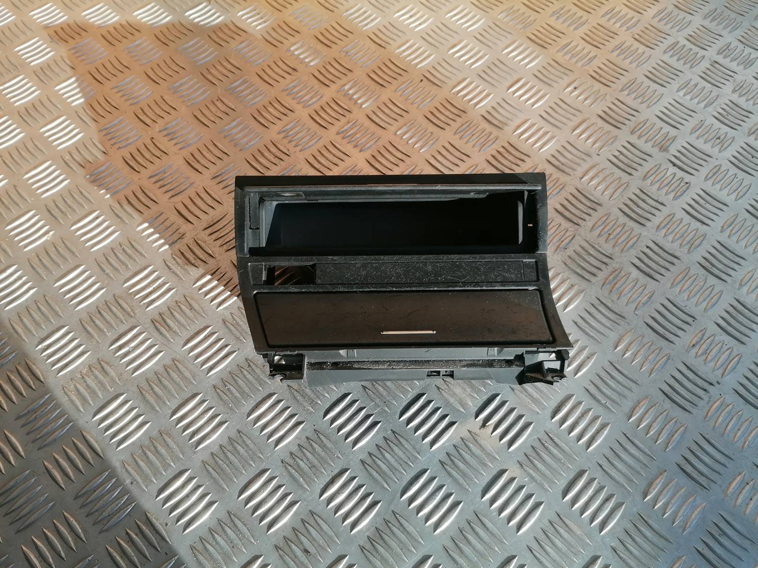 Pelnu trauks priekš BMW 318D E46 2002 SEDAN 1 Pelnu trauks priekš BMW 318D E46 2002 SEDAN