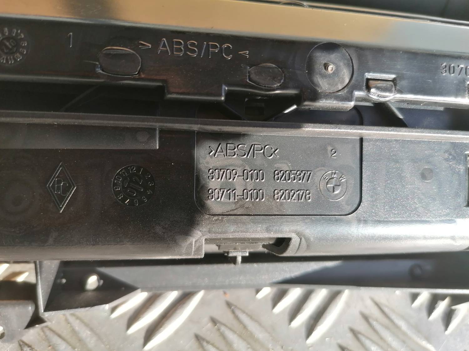 Pelnu trauks priekš BMW 318D E46 2002 SEDAN 7 Pelnu trauks priekš BMW 318D E46 2002 SEDAN