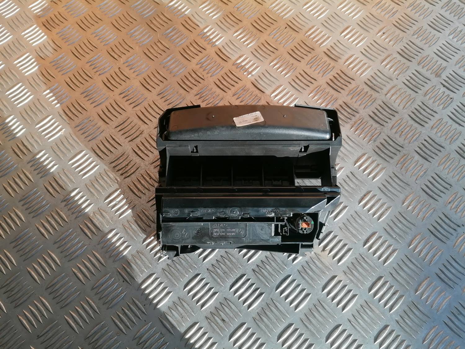 Pelnu trauks priekš BMW 318D E46 2002 SEDAN 4 Pelnu trauks priekš BMW 318D E46 2002 SEDAN