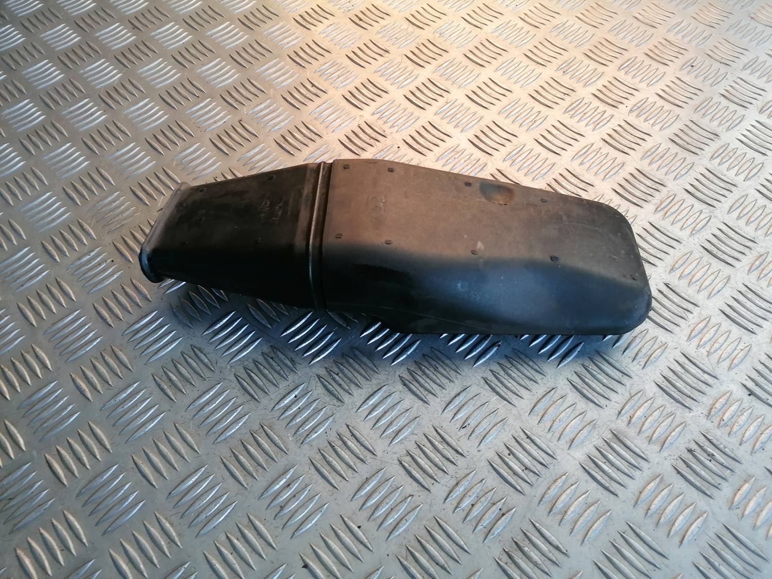 Gaisa filtra korpusa caurule priekš BMW 318D E46 2002 SEDAN