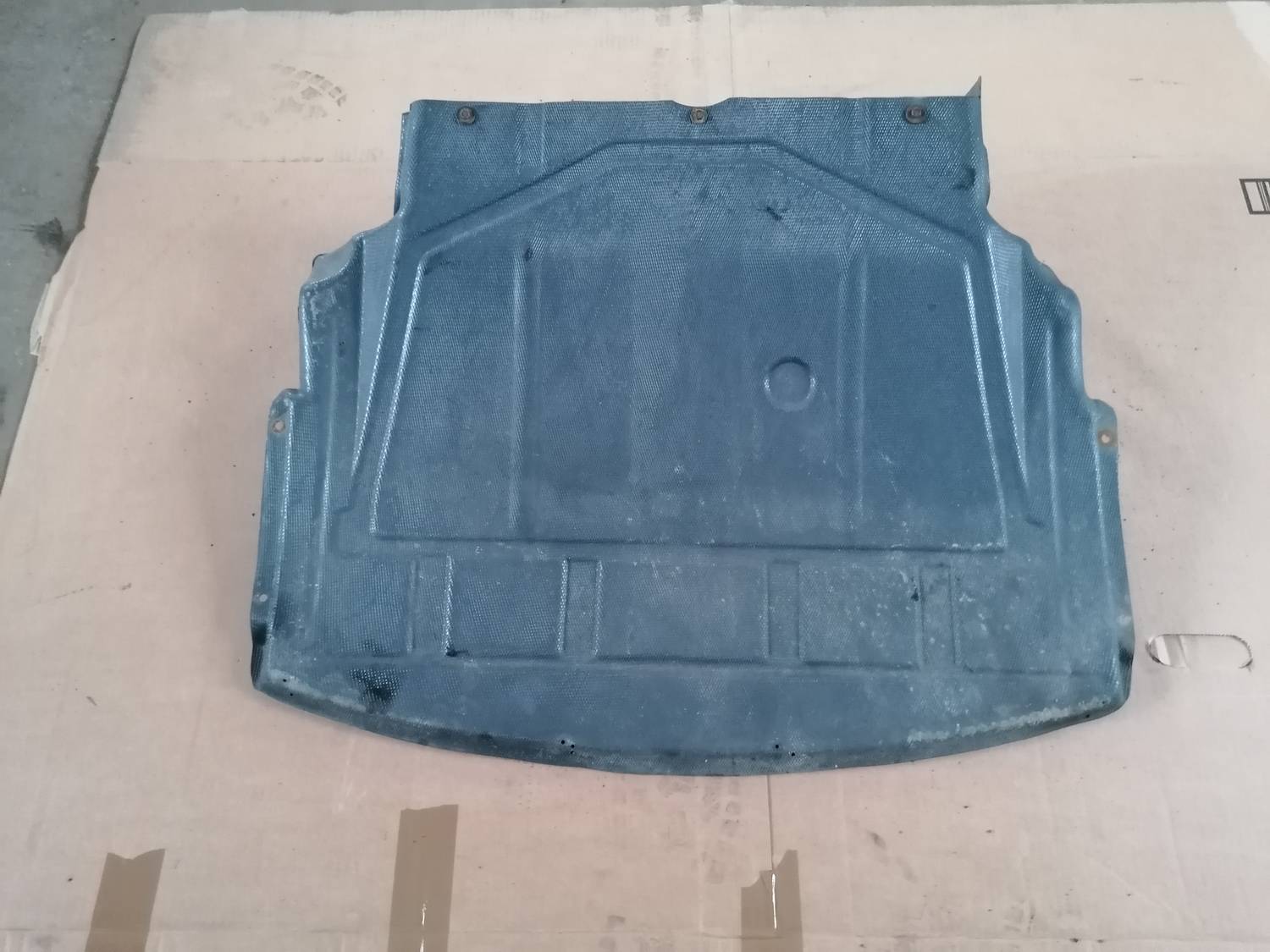 Dzinēja aizsargs priekš BMW 318D E46 2002 SEDAN 2 Dzinēja aizsargs priekš BMW 318D E46 2002 SEDAN