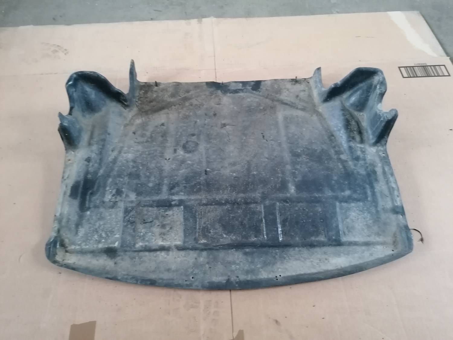 Dzinēja aizsargs priekš BMW 318D E46 2002 SEDAN 3 Dzinēja aizsargs priekš BMW 318D E46 2002 SEDAN