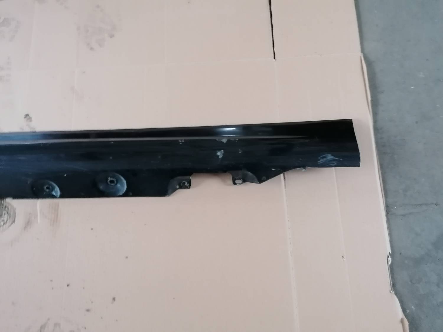 Ārēja sliekšņa kreisa uzlika priekš BMW 318D E46 2002 SEDAN 3 Ārēja sliekšņa kreisa uzlika priekš BMW 318D E46 2002 SEDAN