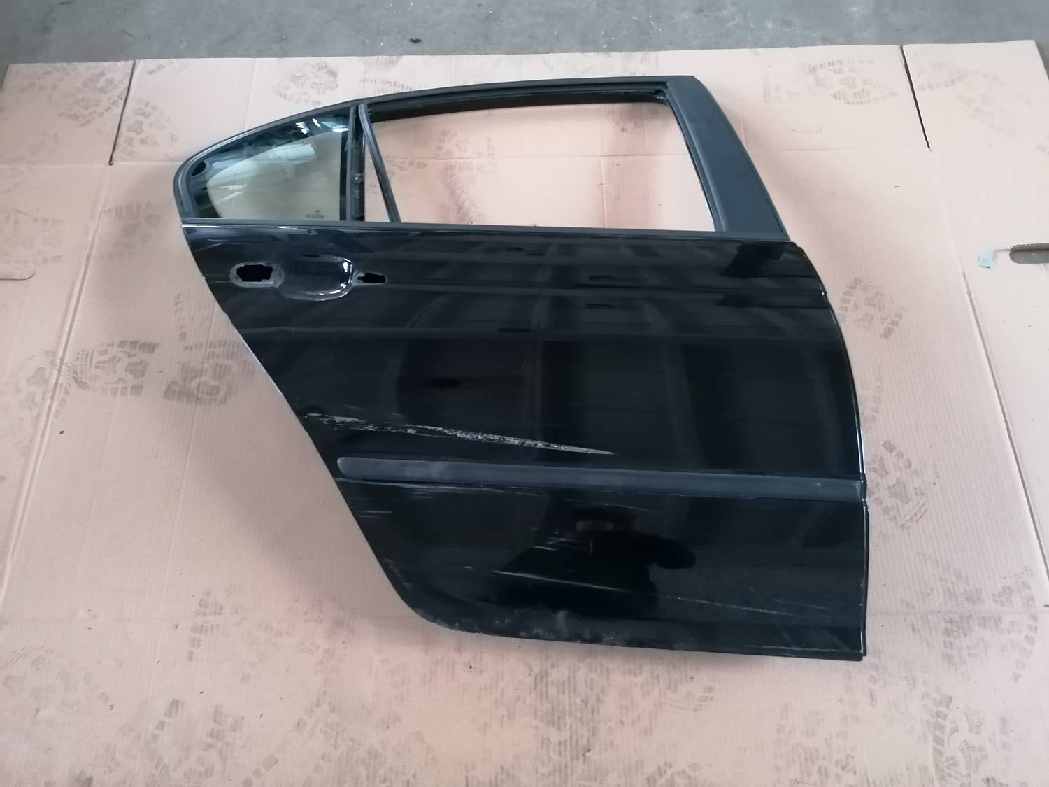 Aizmugurējās labās durvis priekš BMW 318D E46 2002 SEDAN