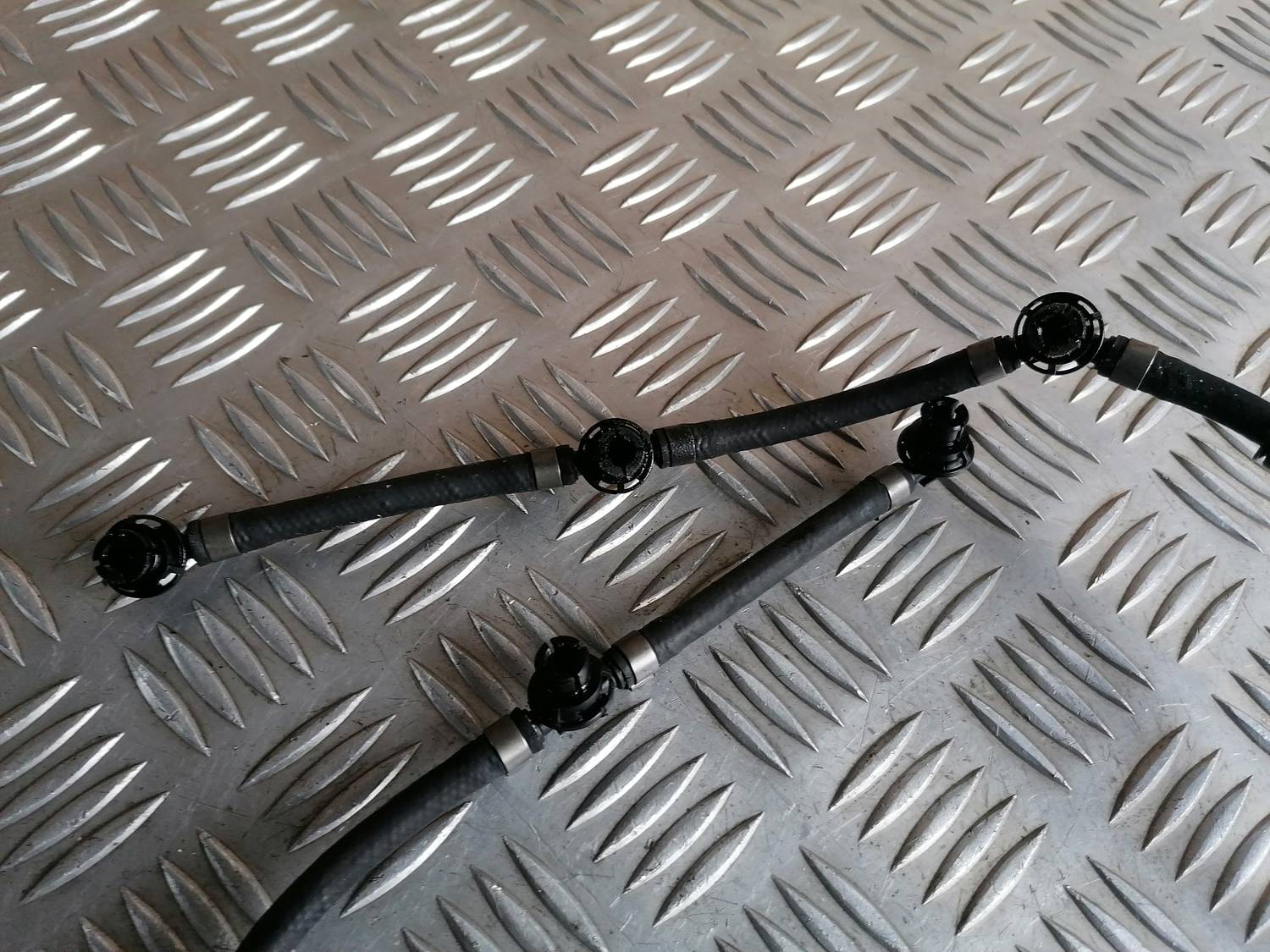 Degvielas atgriešanas caurule priekš MERCEDES BENZ ML280 2008 OBSIDIAN BLACK 3 Degvielas atgriešanas caurule priekš MERCEDES BENZ ML280 2008 OBSIDIAN BLACK