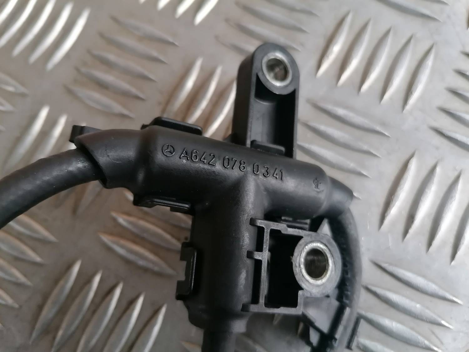 Degvielas atgriešanas caurule priekš MERCEDES BENZ ML280 2008 OBSIDIAN BLACK 6 Degvielas atgriešanas caurule priekš MERCEDES BENZ ML280 2008 OBSIDIAN BLACK