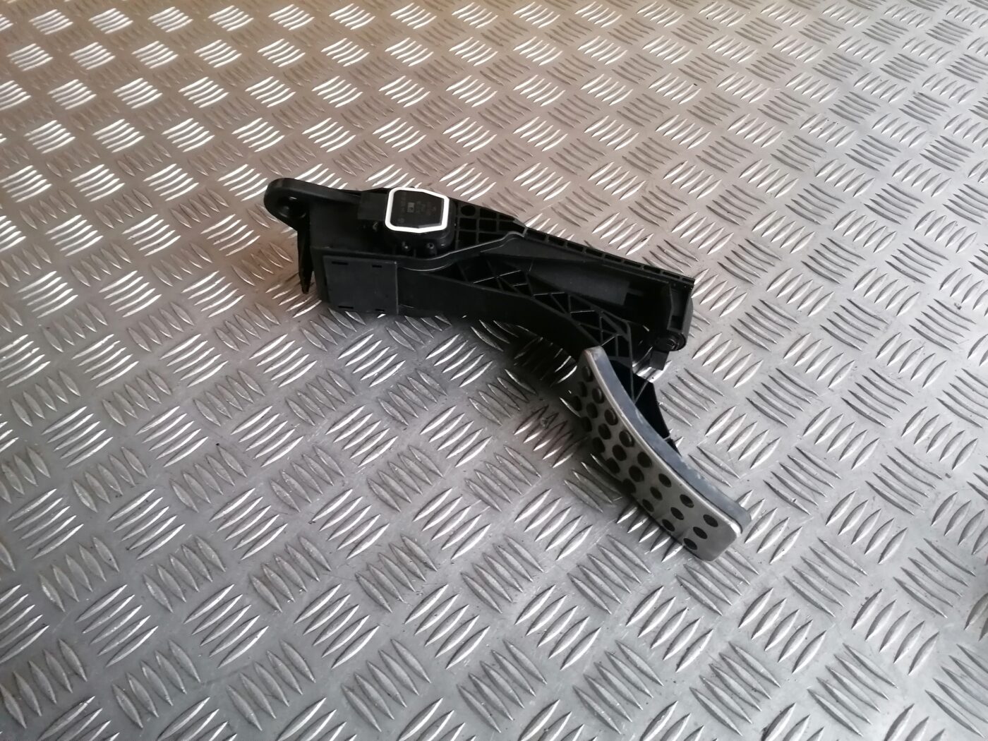 Gāzes pedālis priekš MERCEDES BENZ ML280 2008 OBSIDIAN BLACK 1 Gāzes pedālis priekš MERCEDES BENZ ML280 2008 OBSIDIAN BLACK