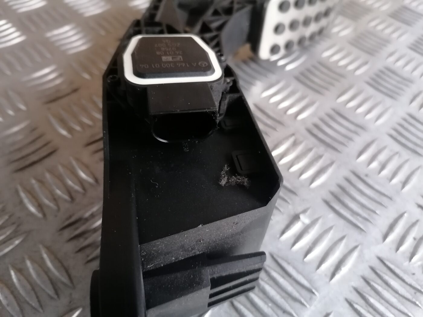 Gāzes pedālis priekš MERCEDES BENZ ML280 2008 OBSIDIAN BLACK 5 Gāzes pedālis priekš MERCEDES BENZ ML280 2008 OBSIDIAN BLACK