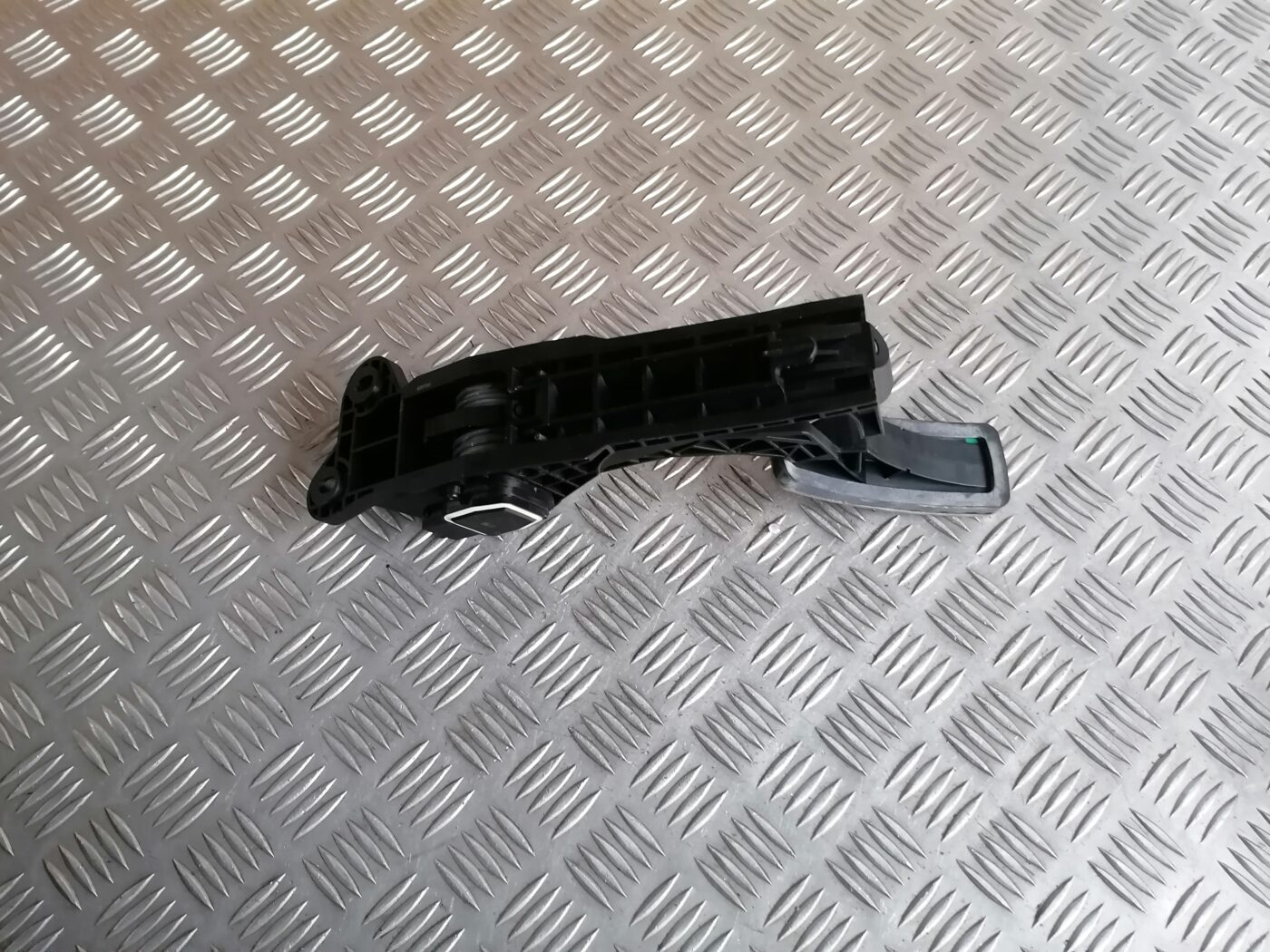 Gāzes pedālis priekš MERCEDES BENZ ML280 2008 OBSIDIAN BLACK 6 Gāzes pedālis priekš MERCEDES BENZ ML280 2008 OBSIDIAN BLACK