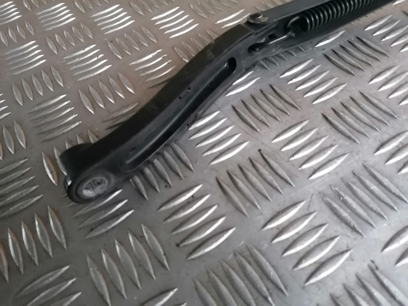 Vējstikla slotiņa priekš MERCEDES BENZ ML280 2008 OBSIDIAN BLACK