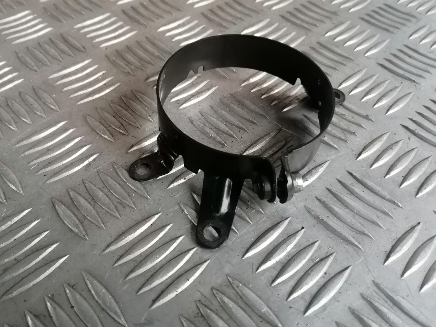 Degvielas filtra kronšteins priekš MERCEDES BENZ ML280 2008 OBSIDIAN BLACK 2 Degvielas filtra kronšteins priekš MERCEDES BENZ ML280 2008 OBSIDIAN BLACK