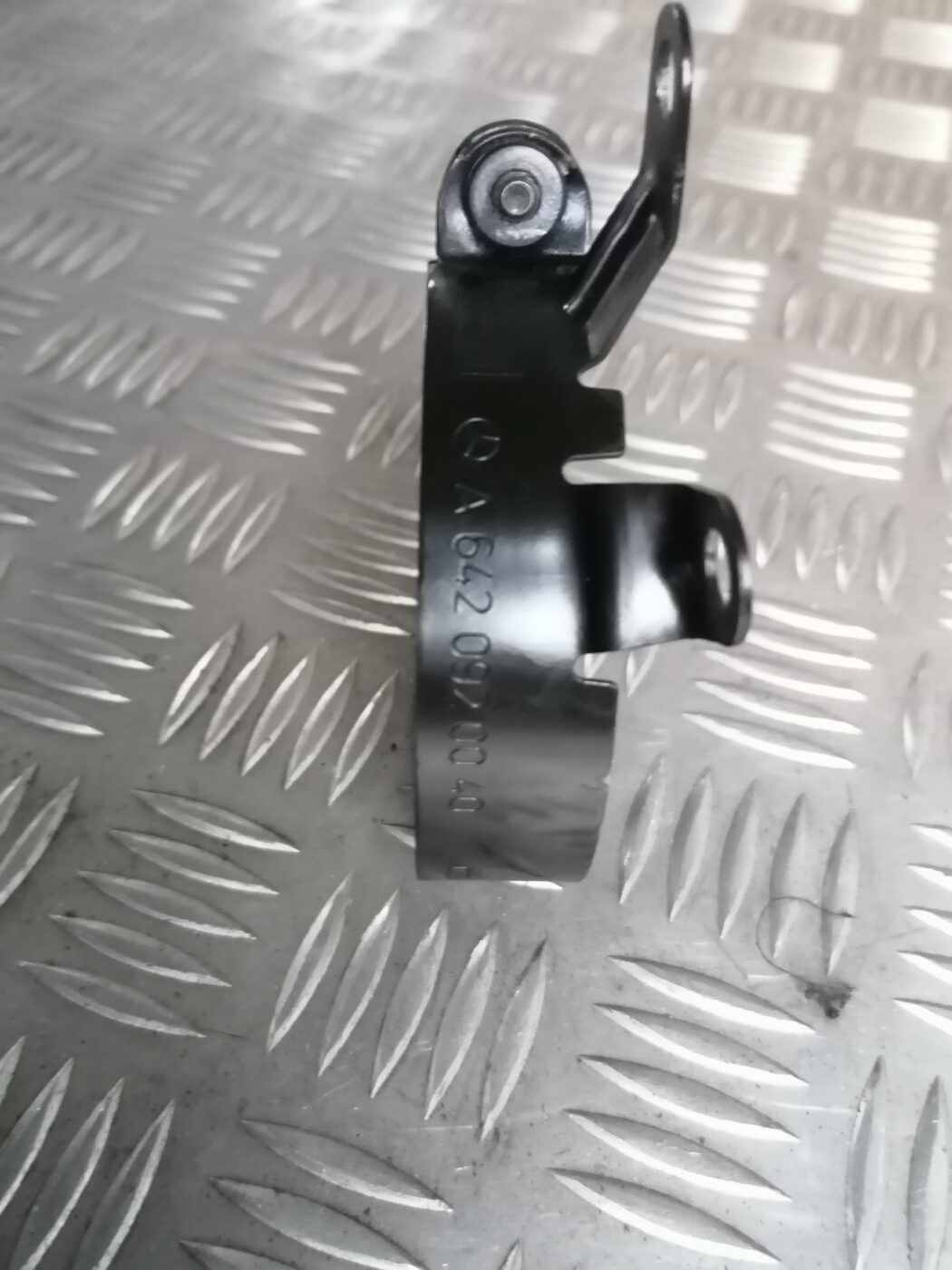 Degvielas filtra kronšteins priekš MERCEDES BENZ ML280 2008 OBSIDIAN BLACK 6 Degvielas filtra kronšteins priekš MERCEDES BENZ ML280 2008 OBSIDIAN BLACK