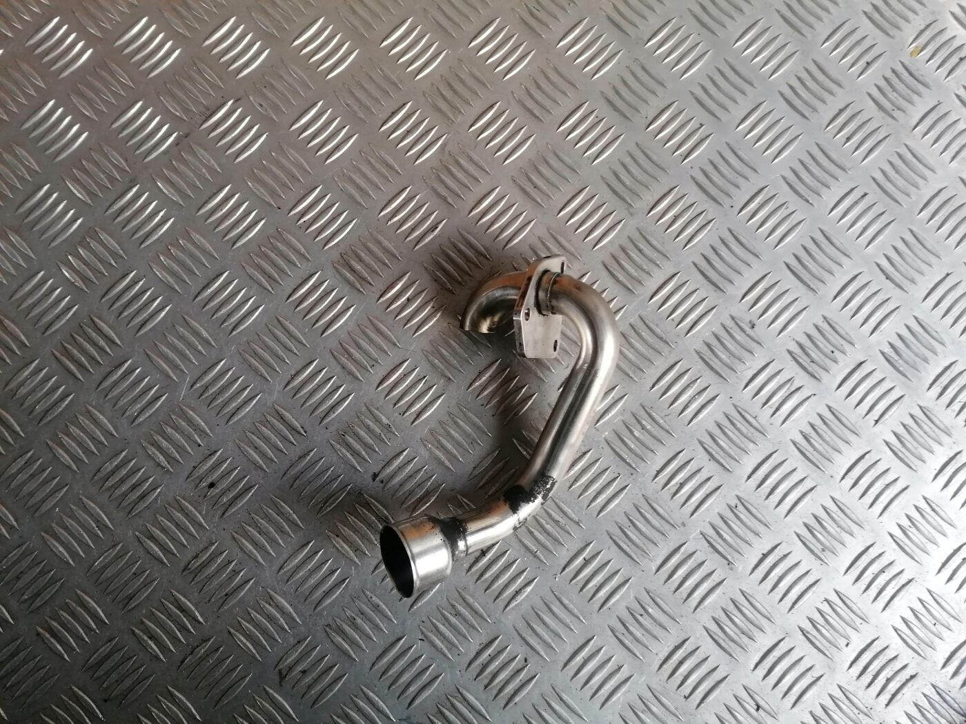 EGR caurule priekš MERCEDES BENZ ML280 2008 OBSIDIAN BLACK 1 EGR caurule priekš MERCEDES BENZ ML280 2008 OBSIDIAN BLACK