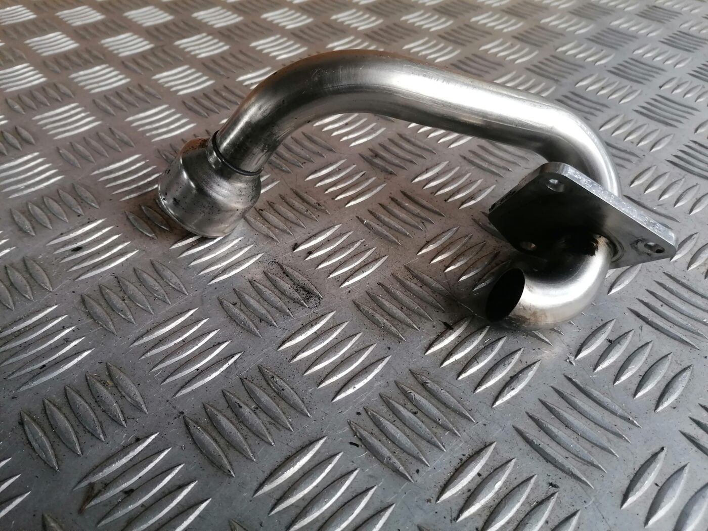 EGR caurule priekš MERCEDES BENZ ML280 2008 OBSIDIAN BLACK 6 EGR caurule priekš MERCEDES BENZ ML280 2008 OBSIDIAN BLACK