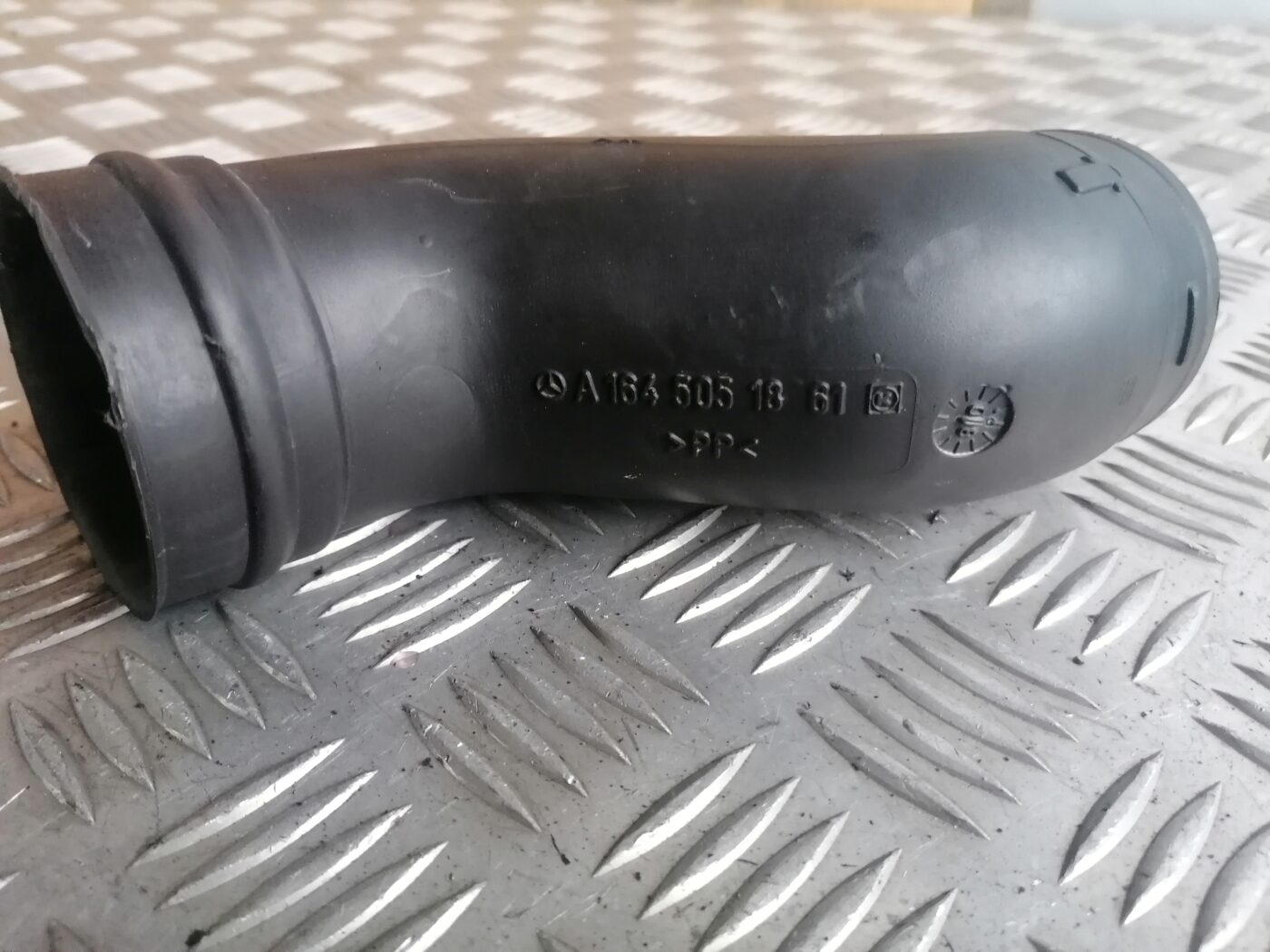 Gaisa filtra korpusa caurule priekš MERCEDES BENZ ML280 2008 OBSIDIAN BLACK