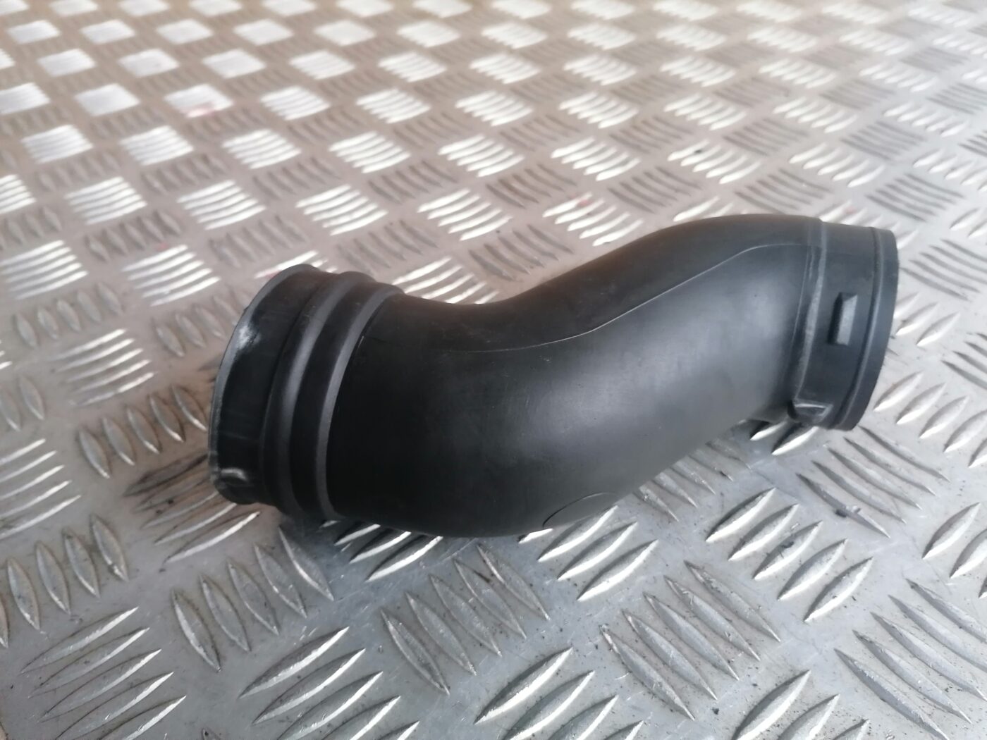 Gaisa filtra korpusa caurule priekš MERCEDES BENZ ML280 2008 OBSIDIAN BLACK