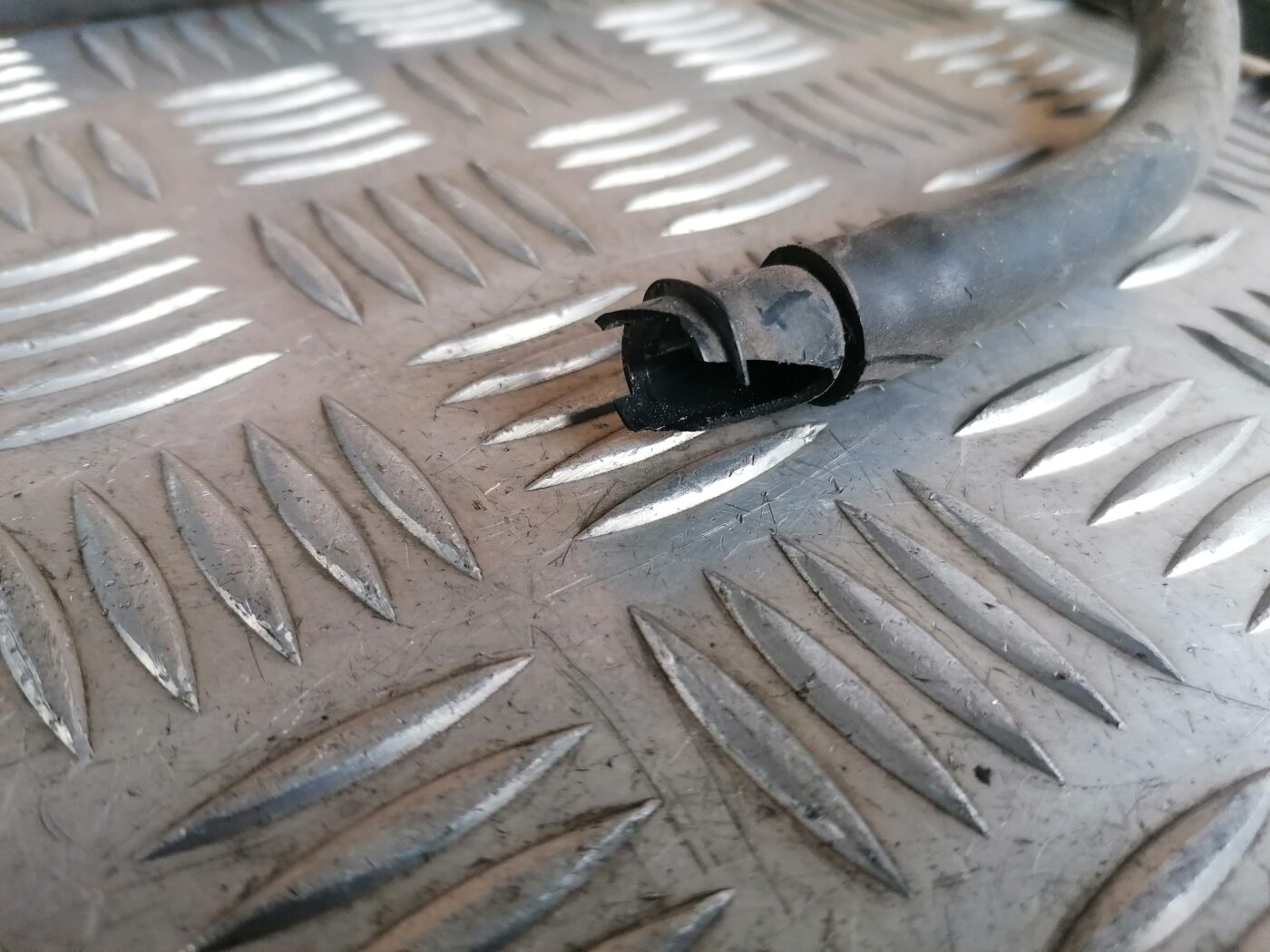 Lukturu mazgātāja sprauslas šļūtene priekš MERCEDES BENZ ML280 2008 OBSIDIAN BLACK