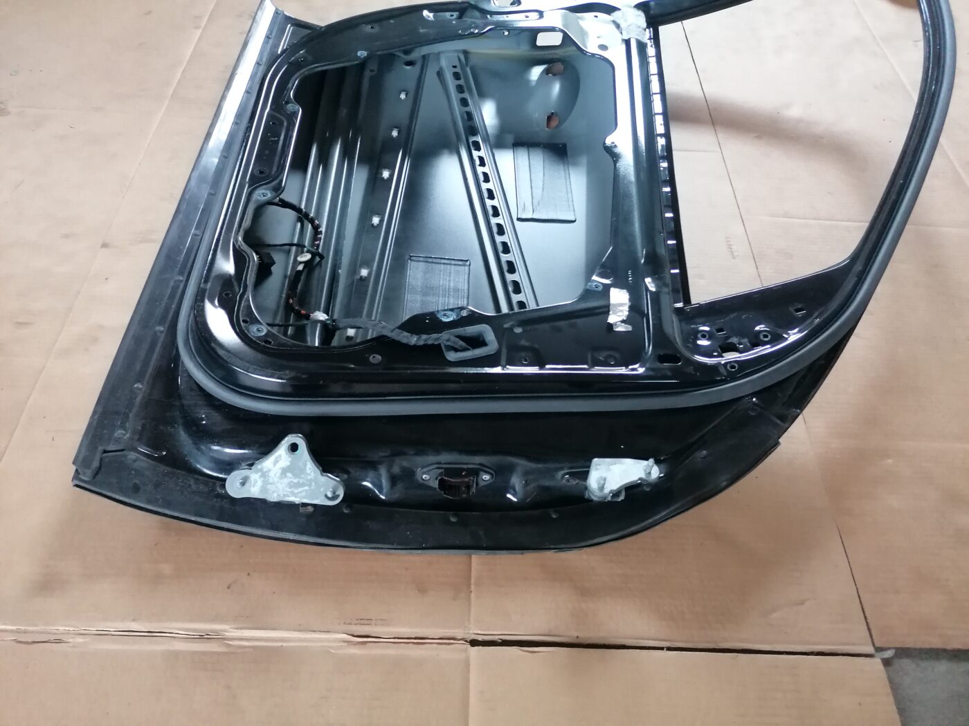 Priekšējās kreisās durvis priekš MERCEDES BENZ ML280 2008 OBSIDIAN BLACK