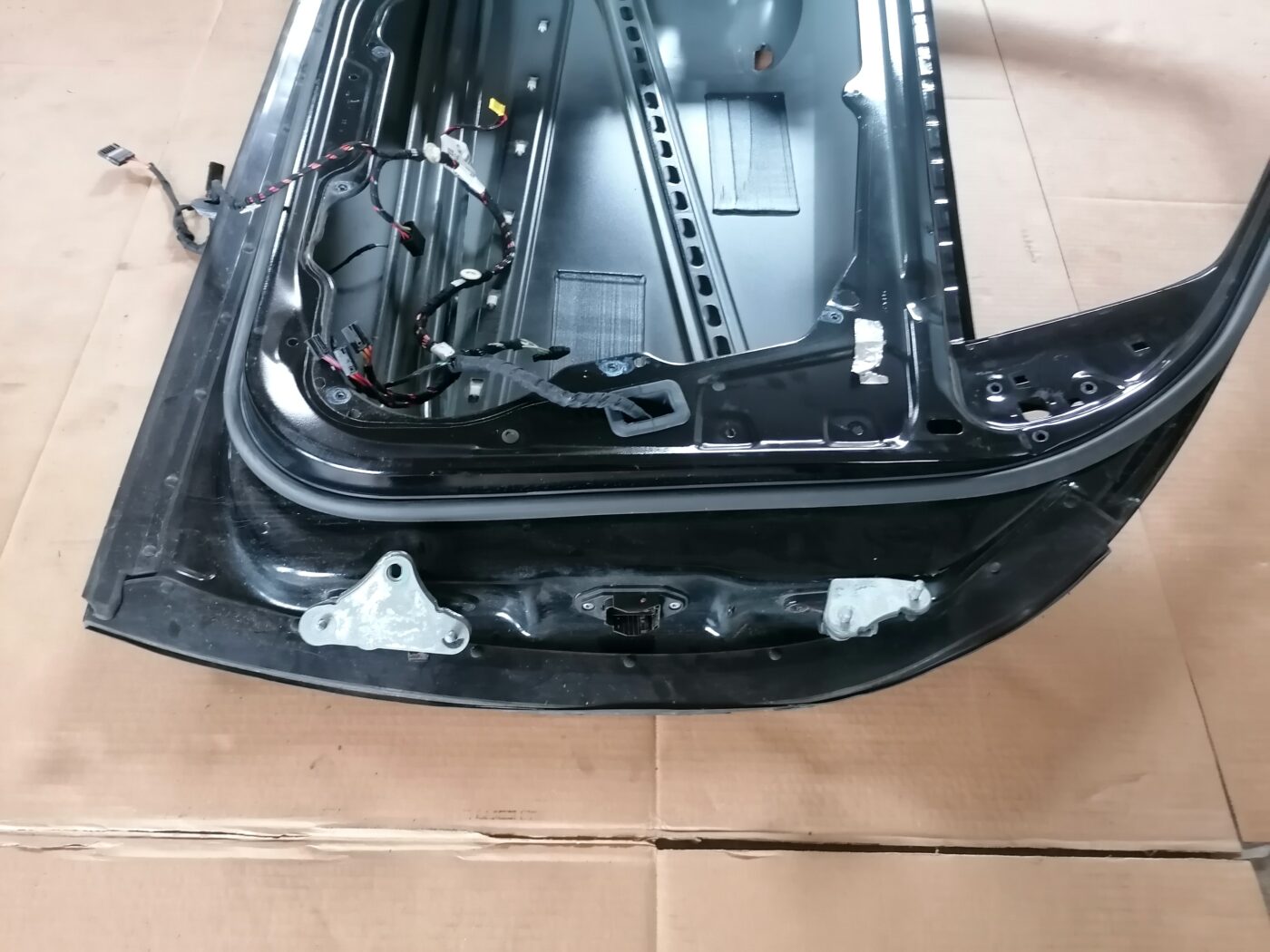 Priekšējās kreisās durvis priekš MERCEDES BENZ ML280 2008 OBSIDIAN BLACK