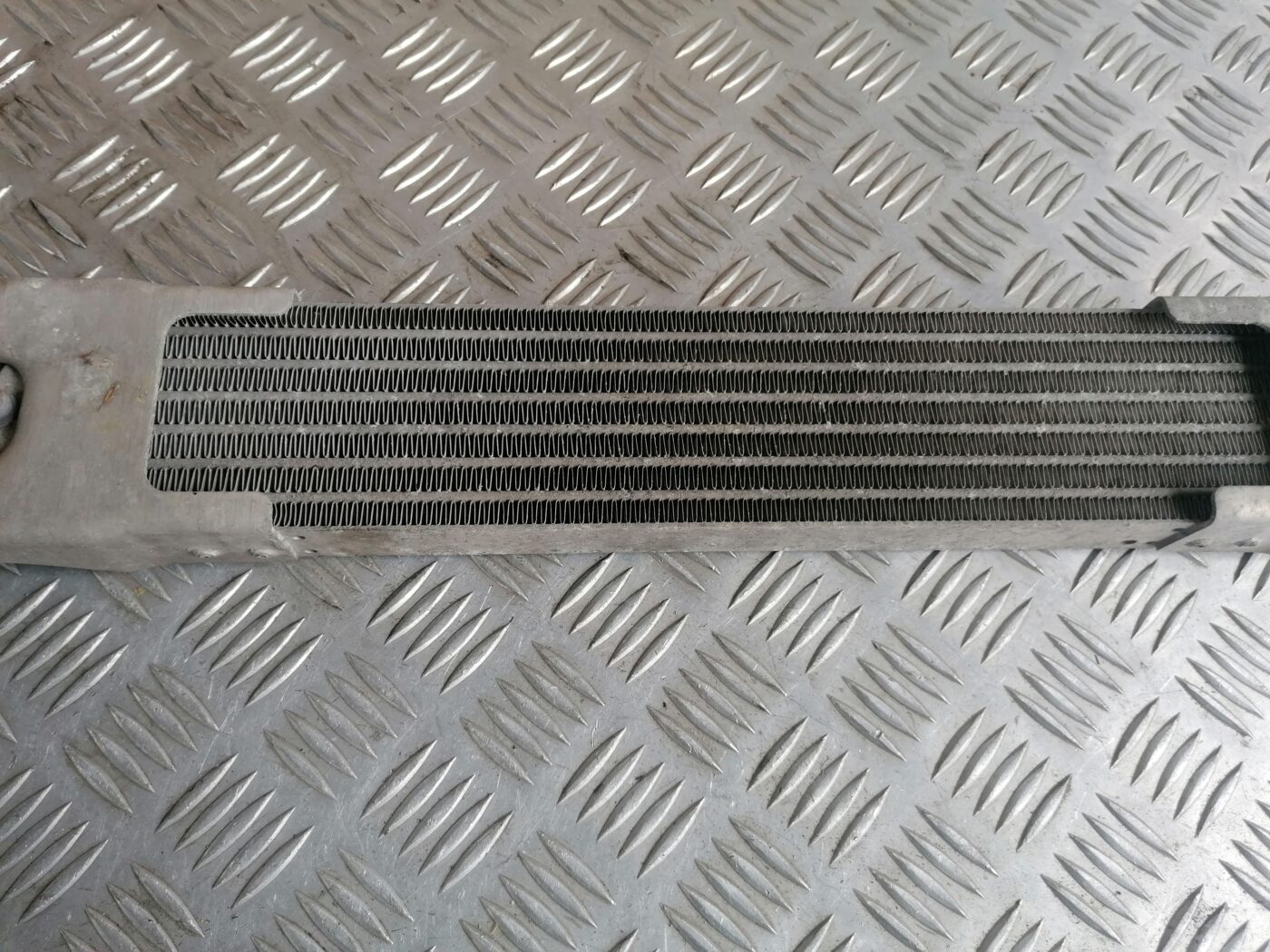 Eļļas radiators priekš MERCEDES BENZ ML280 2008 OBSIDIAN BLACK 2 Eļļas radiators priekš MERCEDES BENZ ML280 2008 OBSIDIAN BLACK
