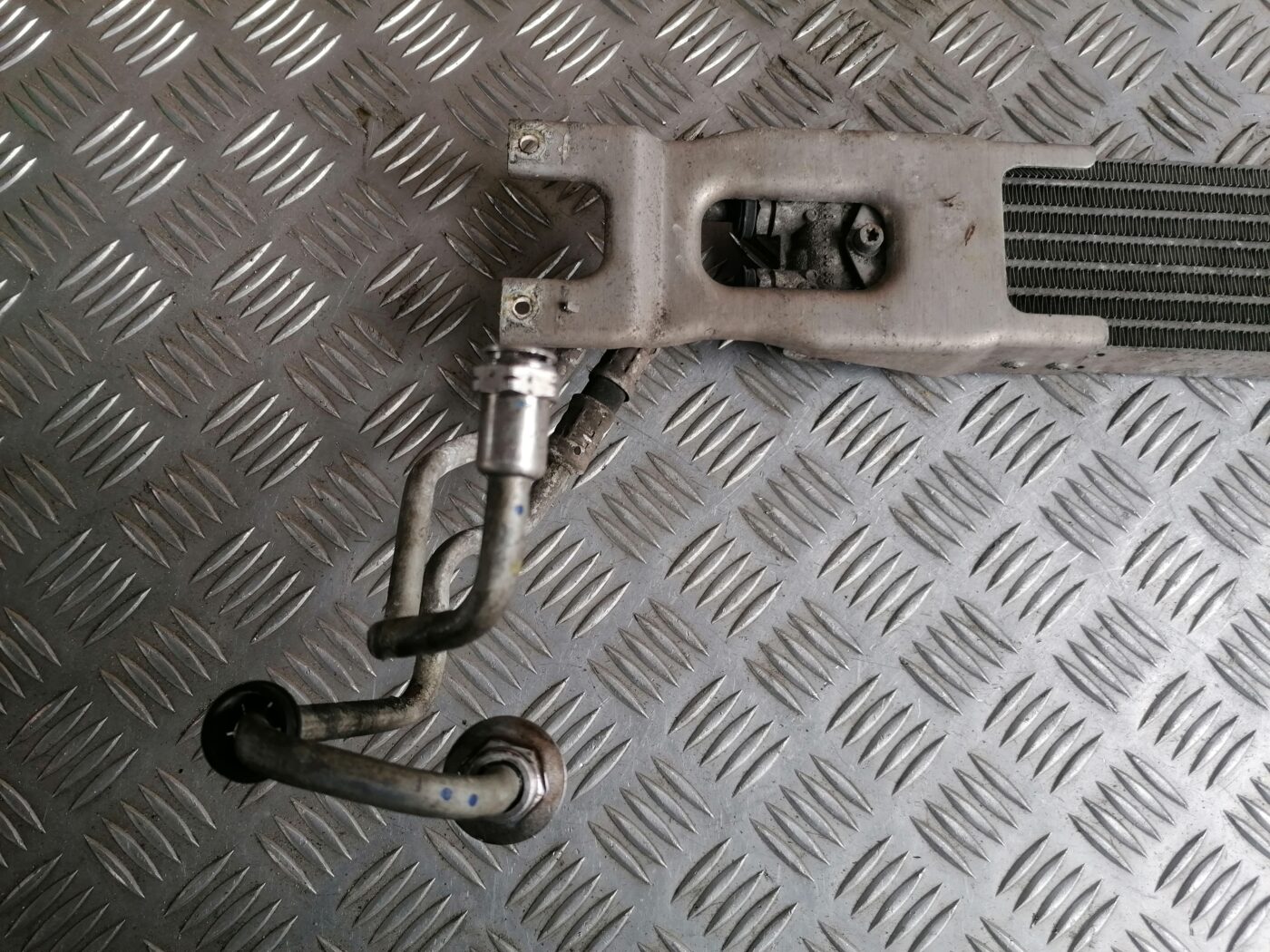 Eļļas radiators priekš MERCEDES BENZ ML280 2008 OBSIDIAN BLACK 3 Eļļas radiators priekš MERCEDES BENZ ML280 2008 OBSIDIAN BLACK