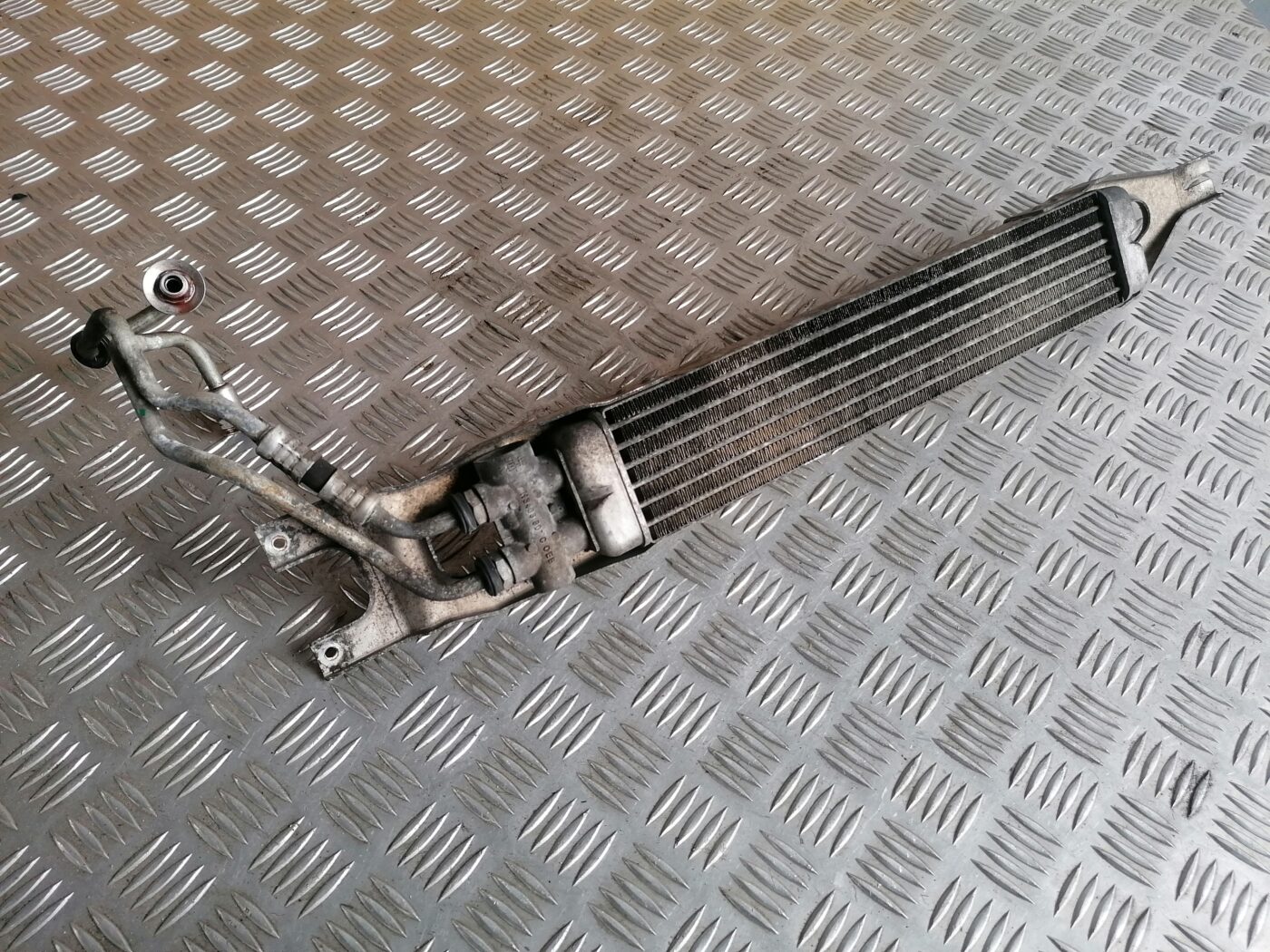 Eļļas radiators priekš MERCEDES BENZ ML280 2008 OBSIDIAN BLACK 6 Eļļas radiators priekš MERCEDES BENZ ML280 2008 OBSIDIAN BLACK