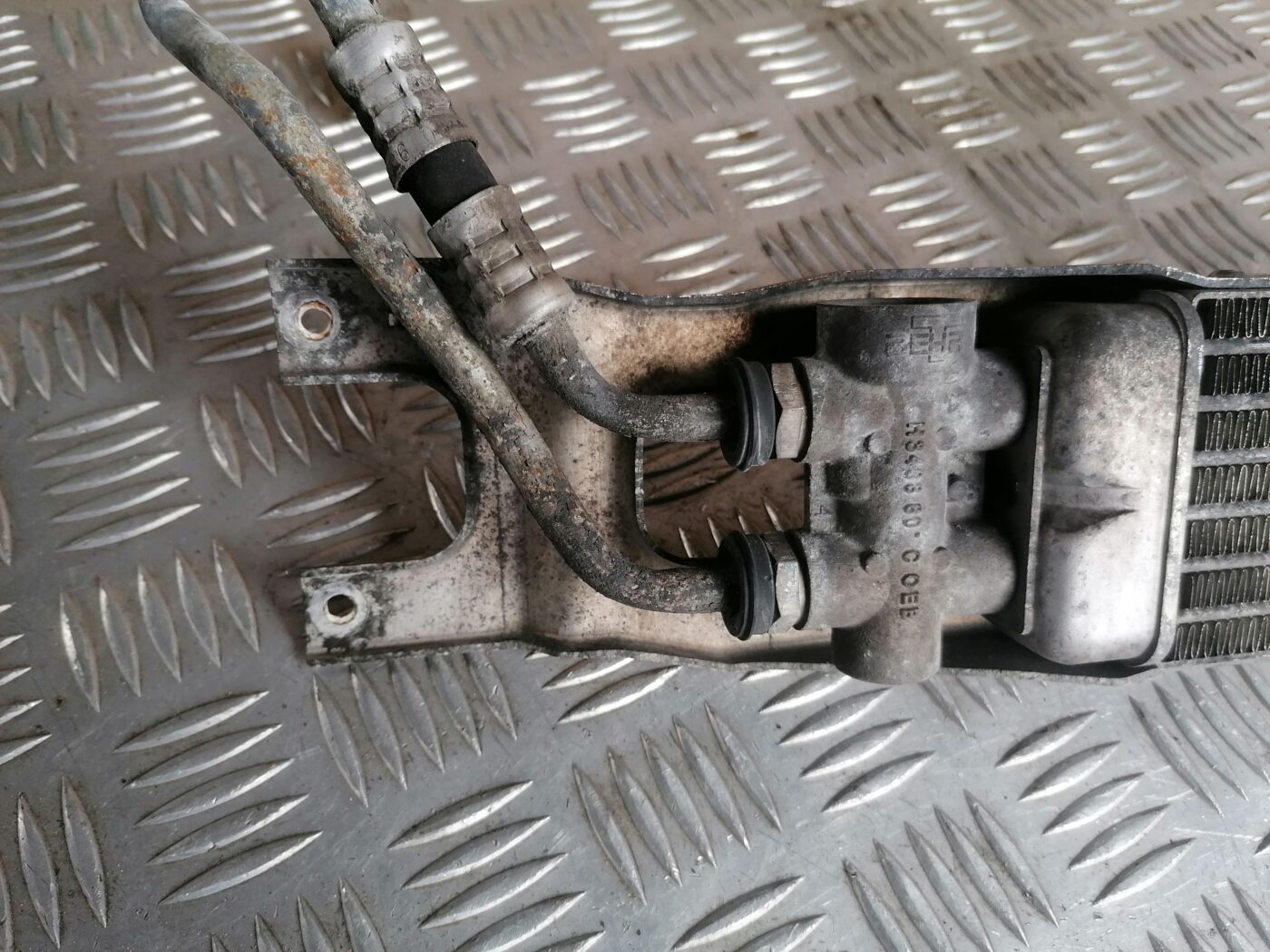 Eļļas radiators priekš MERCEDES BENZ ML280 2008 OBSIDIAN BLACK 7 Eļļas radiators priekš MERCEDES BENZ ML280 2008 OBSIDIAN BLACK