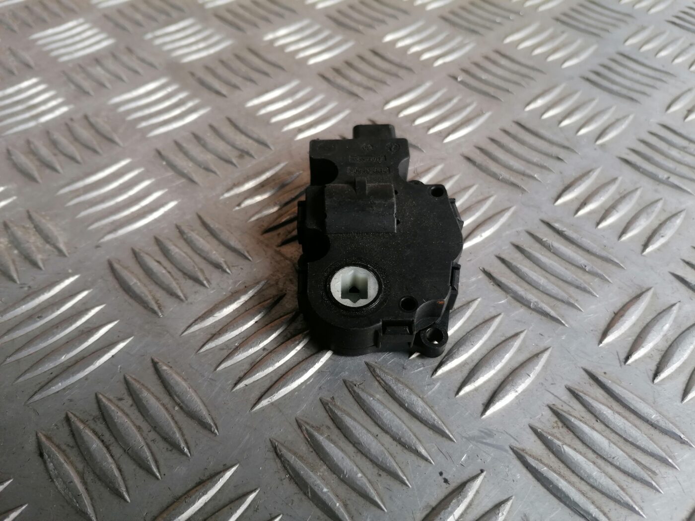 Apsildes sistēmas aktuators priekš MERCEDES BENZ ML280 2008 OBSIDIAN BLACK