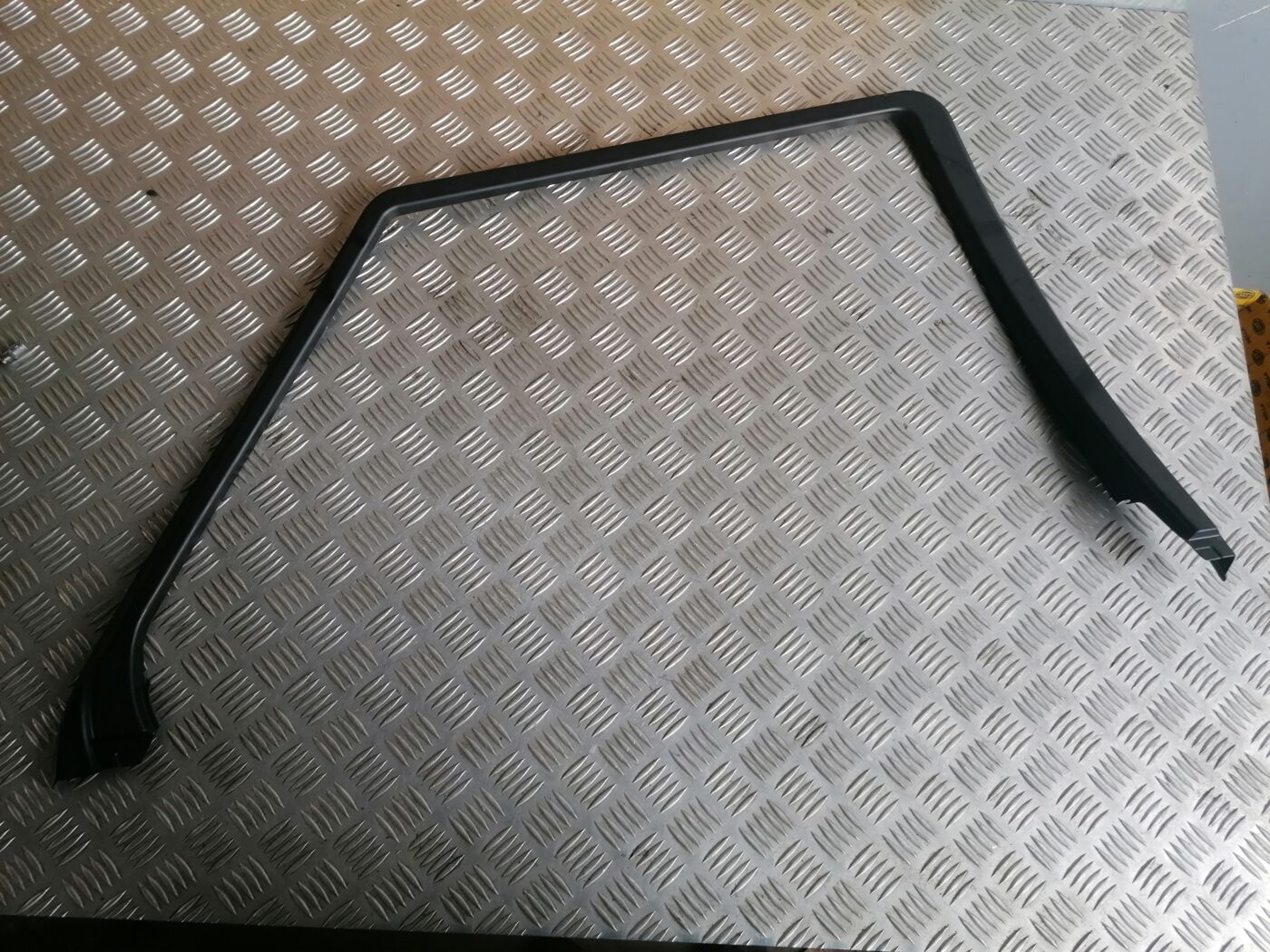 Durvju stikla moldings priekš MERCEDES BENZ ML280 2008 OBSIDIAN BLACK 1 Durvju stikla moldings priekš MERCEDES BENZ ML280 2008 OBSIDIAN BLACK