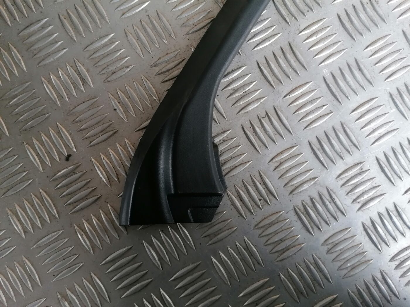 Durvju stikla moldings priekš MERCEDES BENZ ML280 2008 OBSIDIAN BLACK 2 Durvju stikla moldings priekš MERCEDES BENZ ML280 2008 OBSIDIAN BLACK