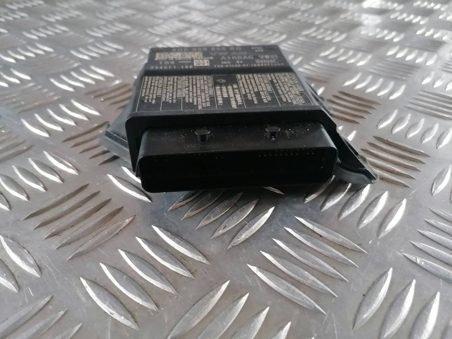 Drošības spilvena vadības bloks priekš VW CRAFTER 2018 4 Drošības spilvena vadības bloks priekš VW CRAFTER 2018