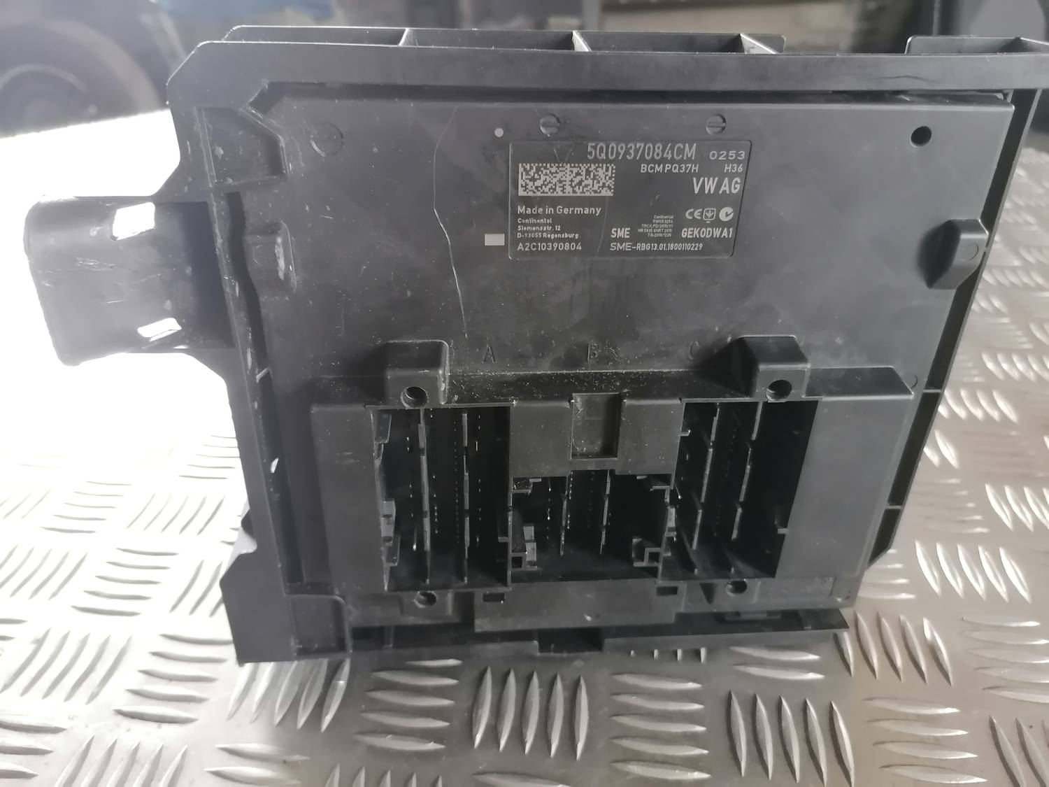 Komforta vadības bloks priekš VW CRAFTER 2018 4 Komforta vadības bloks priekš VW CRAFTER 2018