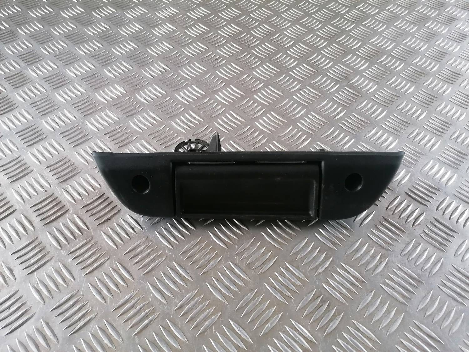 Salona durvju rokturis, aizmugures labais priekš VW CRAFTER 2018 2 Salona durvju rokturis, aizmugures labais priekš VW CRAFTER 2018