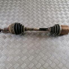 Pusass priekšējā kreisā priekš VW CRAFTER 2018