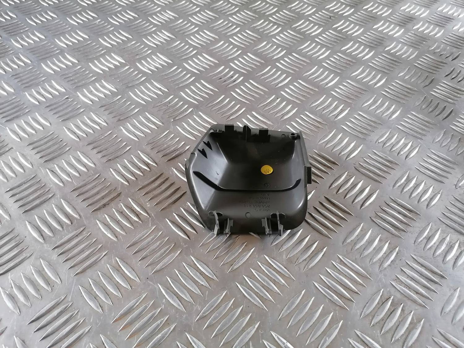 Mērinstrumentu paneļa dekoratīvā uzlika priekš VW CRAFTER 2018 2 Mērinstrumentu paneļa dekoratīvā uzlika priekš VW CRAFTER 2018