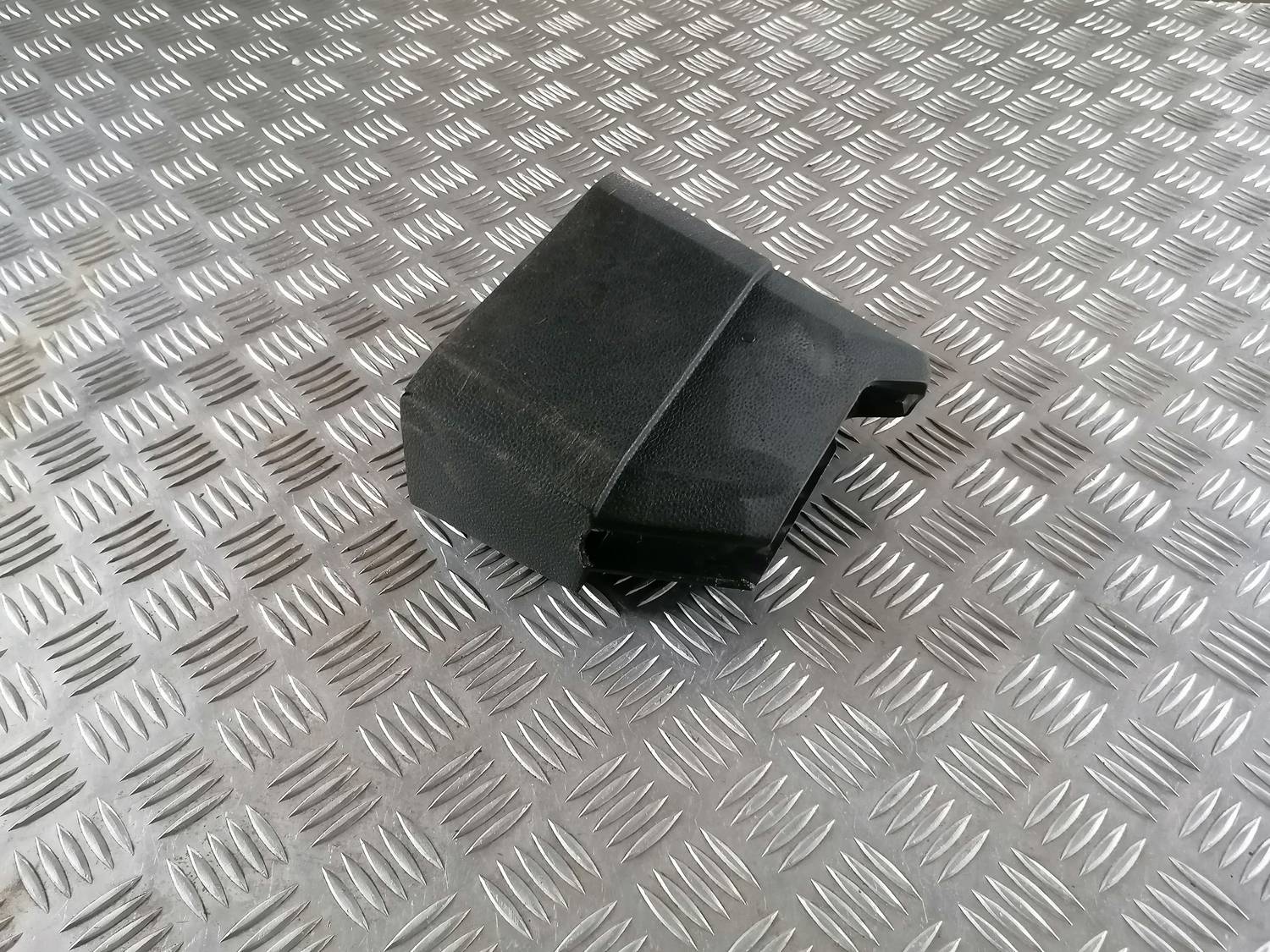 Centrālās konsoles (apdares) vidēja daļa priekš VW CRAFTER 2018 3 Centrālās konsoles (apdares) vidēja daļa priekš VW CRAFTER 2018