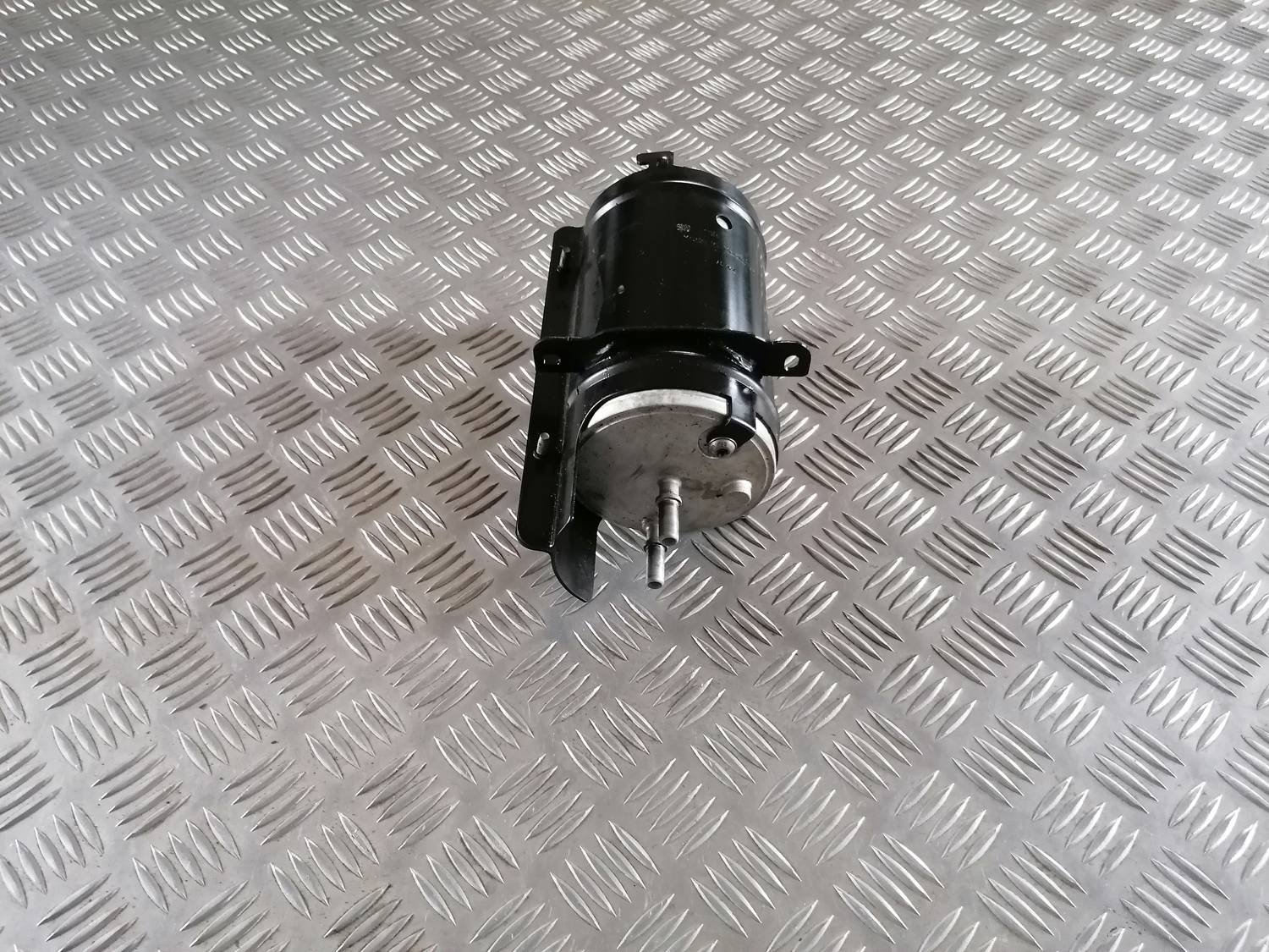 Degvielas filtra korpuss priekš VW CRAFTER 2018 1 Degvielas filtra korpuss priekš VW CRAFTER 2018