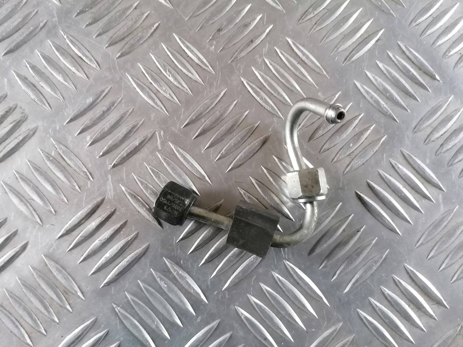 Degvielas caurule priekš VW CRAFTER 2018 2 Degvielas caurule priekš VW CRAFTER 2018