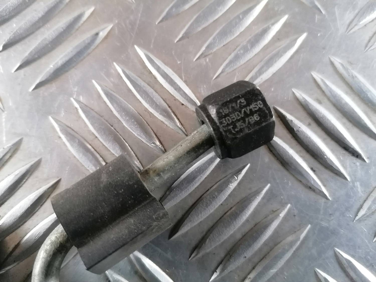 Degvielas caurule priekš VW CRAFTER 2018 3 Degvielas caurule priekš VW CRAFTER 2018