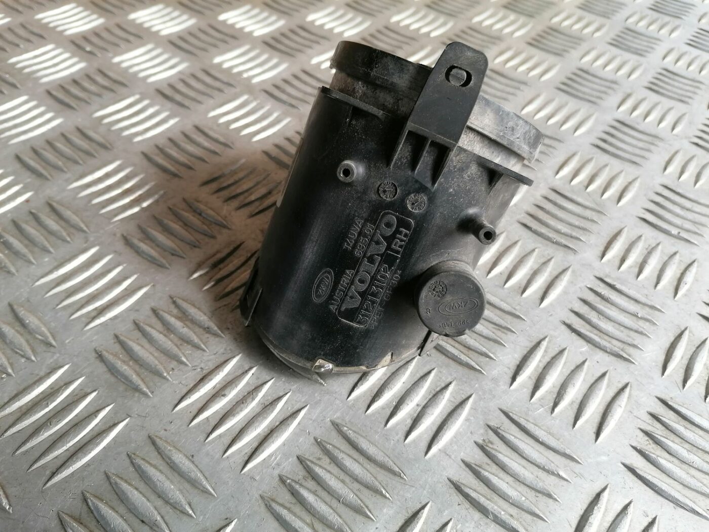 Miglas lukturis priekšā labajā pusē priekš VOLVO V70 2009