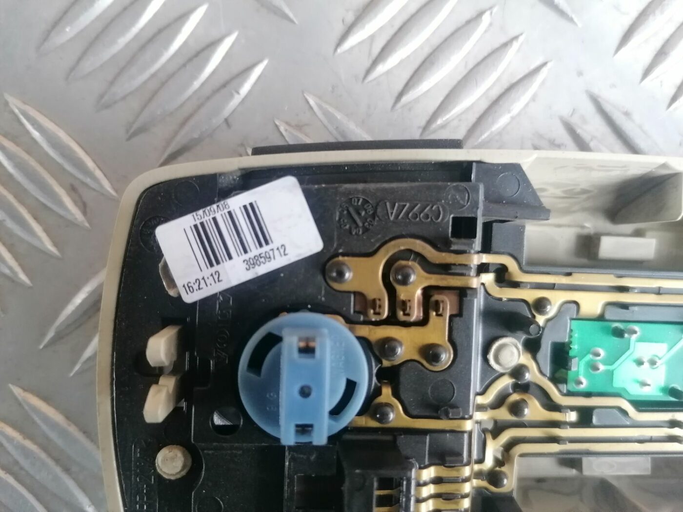 Aizmugurējo sēdvietu apgaismojums priekš VOLVO V70 2009